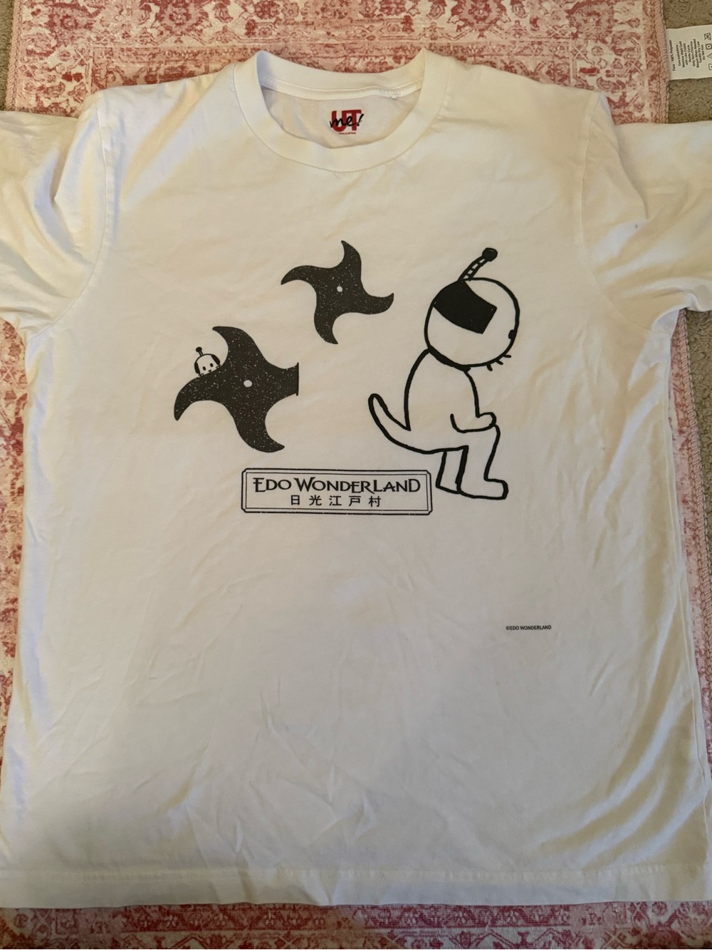 Uniqlo White Short Sleeve Edo Wonderland Graphic Tee